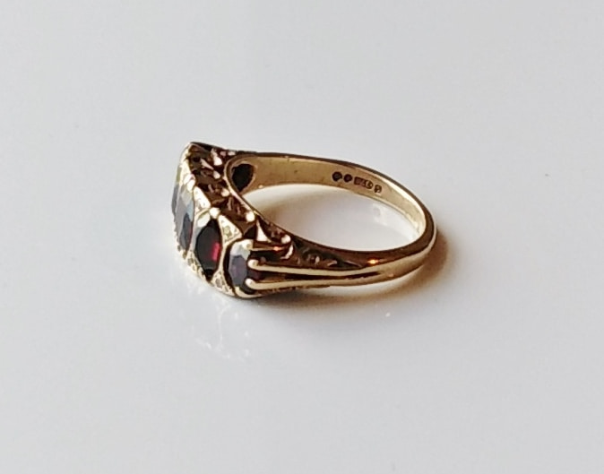 Retro 1972 Heavy Set Garnet & Diamond 9ct Gold Gypsy Ring